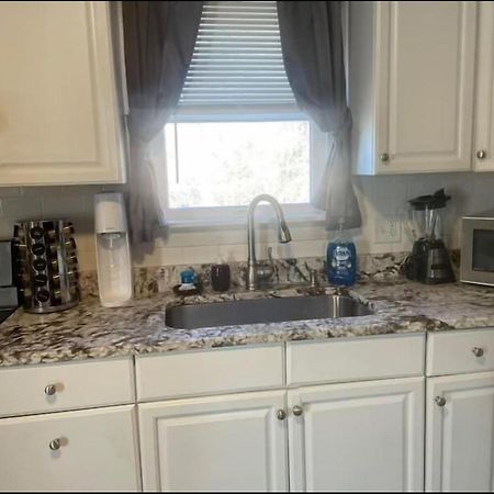 Charming Cottage Historic Falmouth Cape Cod Near Beach And Downtown 2Br 1Bath Deck מראה חיצוני תמונה